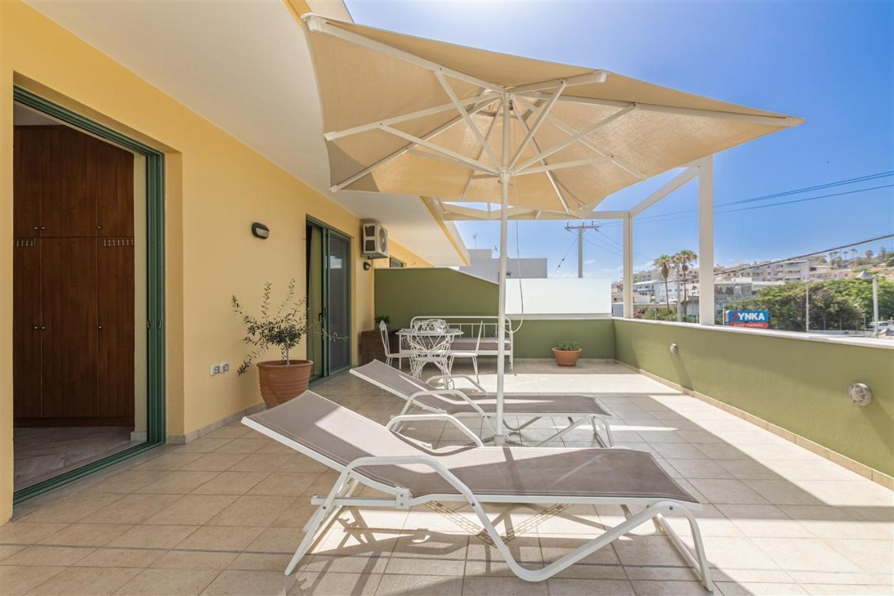 Nymph Of The Sun By The Rethymno Apartamento *